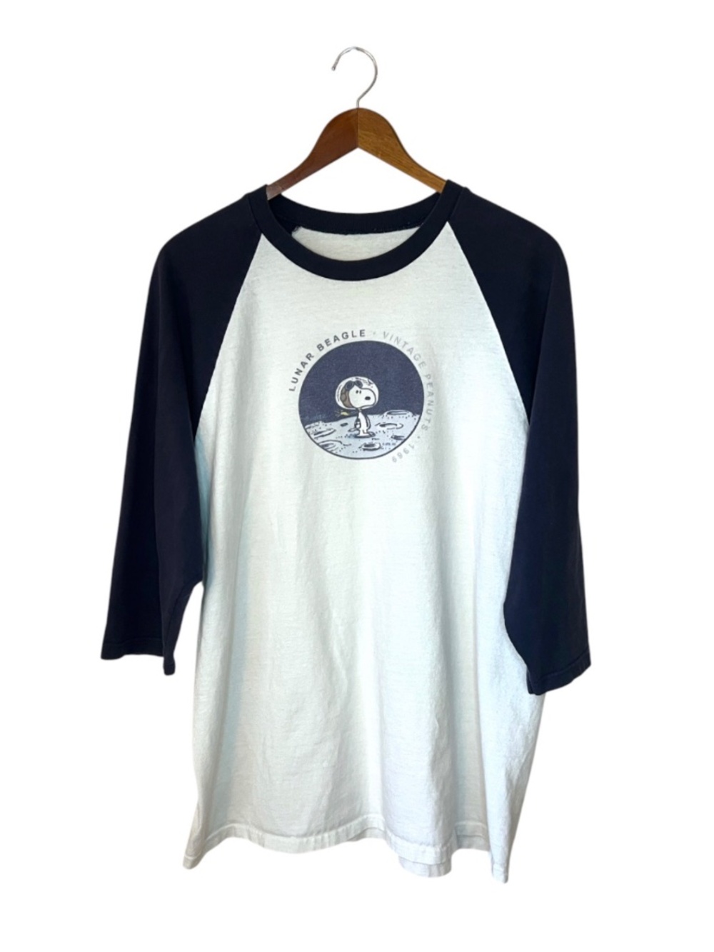 Vintage Y2K Peanuts Snoopy Lunar Beagle Cartoon Graphic Raglan Retro T Shirt